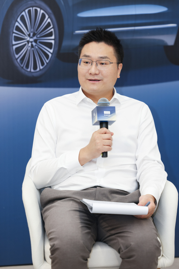 吉利银河M9订单火爆超产能,爆款背后凸显全域AI实力支撑