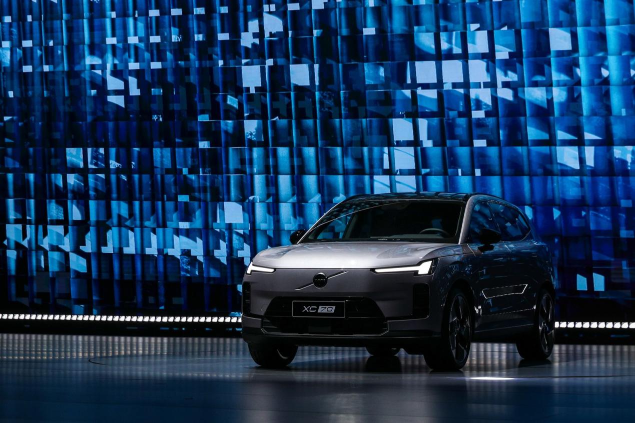 携手胡歌,沃尔沃全新XC70全国上市,限时参考尊享价26.99万元起