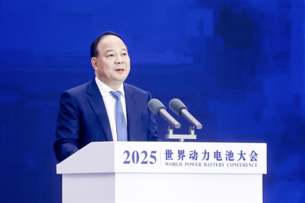曾毓群:新能源产业站在新的十字路口,锂电企业可从(cóng)四(sì)个(gè)维(wéi)度(dù)探(tàn)索(suǒ)增(zēng)长(zhǎng)空(kōng)间(jiān)