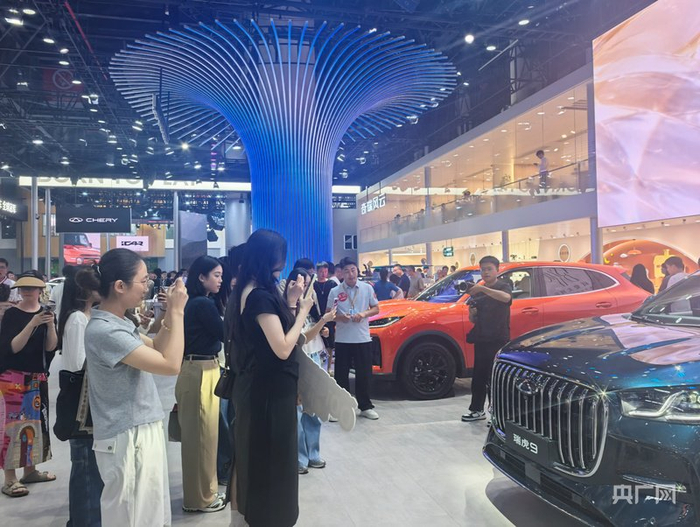 车展现场（央广网记者 昌思荣 摄）