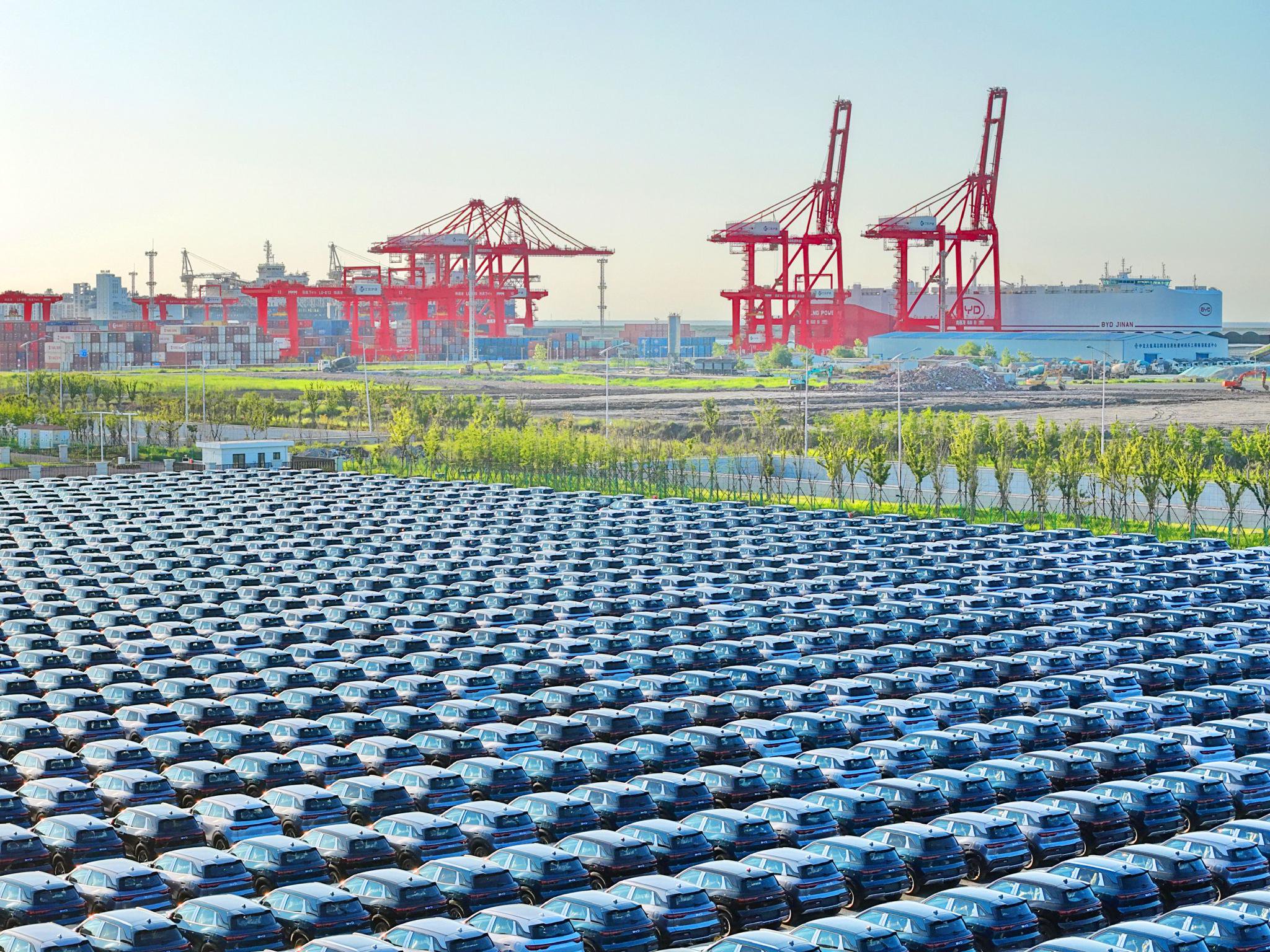 数览中国脉动｜中国汽车市场迈入“新能源主导”新阶段
